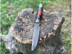 Нож Витязь (дамаск, стабилизированная карельская береза, акрил с инкрустацией)
